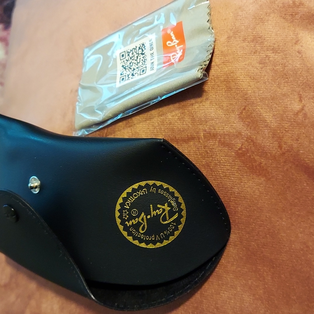 Ray Ban Sunglasses Case Black Semi Hard w/ Cloth - Picture 2 of 2